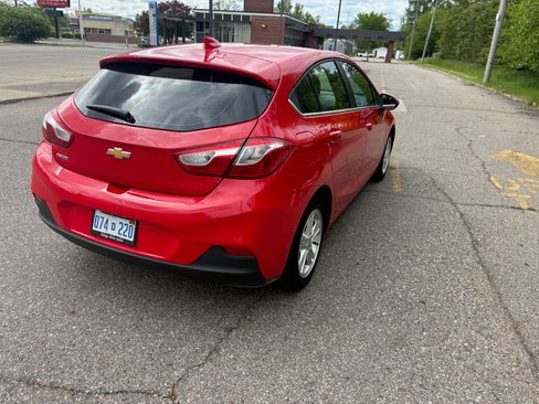 Used 2017 Chevrolet Cruze LT image 6