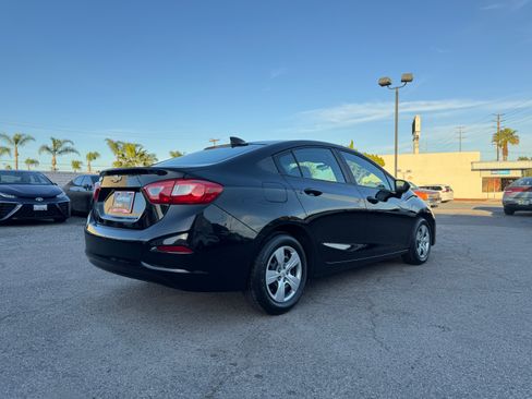 Used 2017 Chevrolet Cruze LS image 8