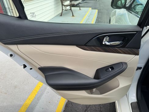 Used 2017 Nissan Maxima Platinum image 12