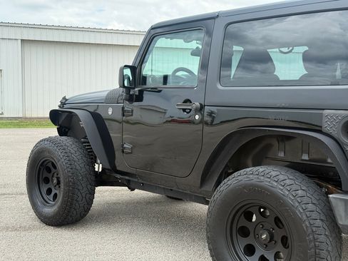 Used 2017 Jeep Wrangler Sport AWD/4WD image 31