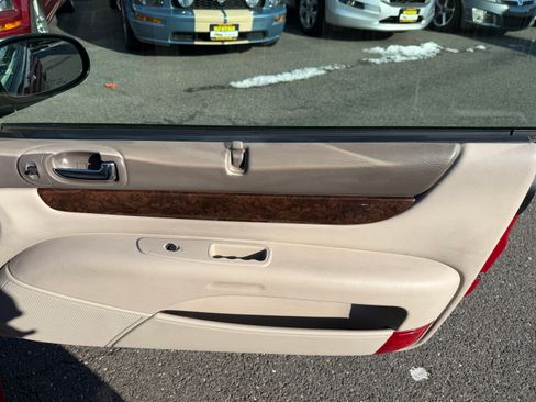Used 2004 Chrysler Sebring Limited image 17
