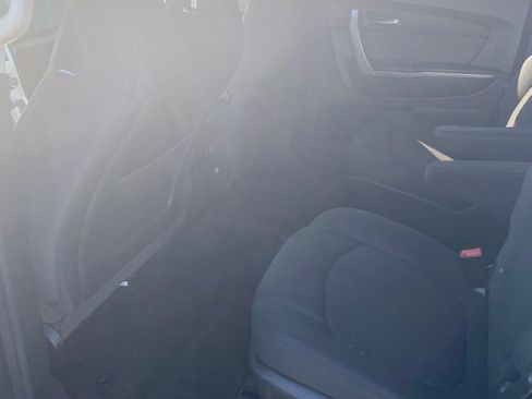 Used 2012 GMC Acadia SLE image 17