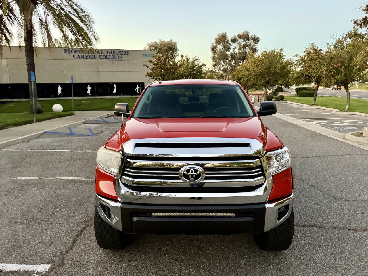 Used 2016 Toyota Tundra 4x4 CrewMax w/ SR5 & TRD Pkgs image 9