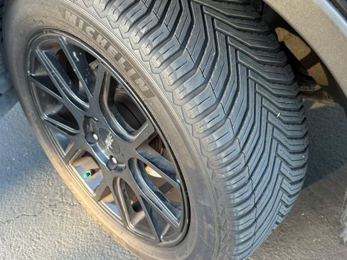 Used 2018 Toyota RAV4 LE image 31