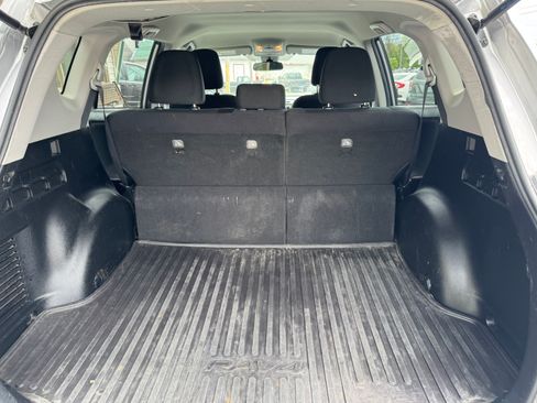 Used 2018 Toyota RAV4 AWD LE image 12