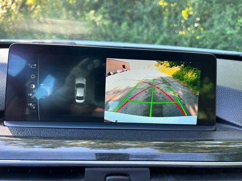 Used 2017 BMW 320i xDrive image 15