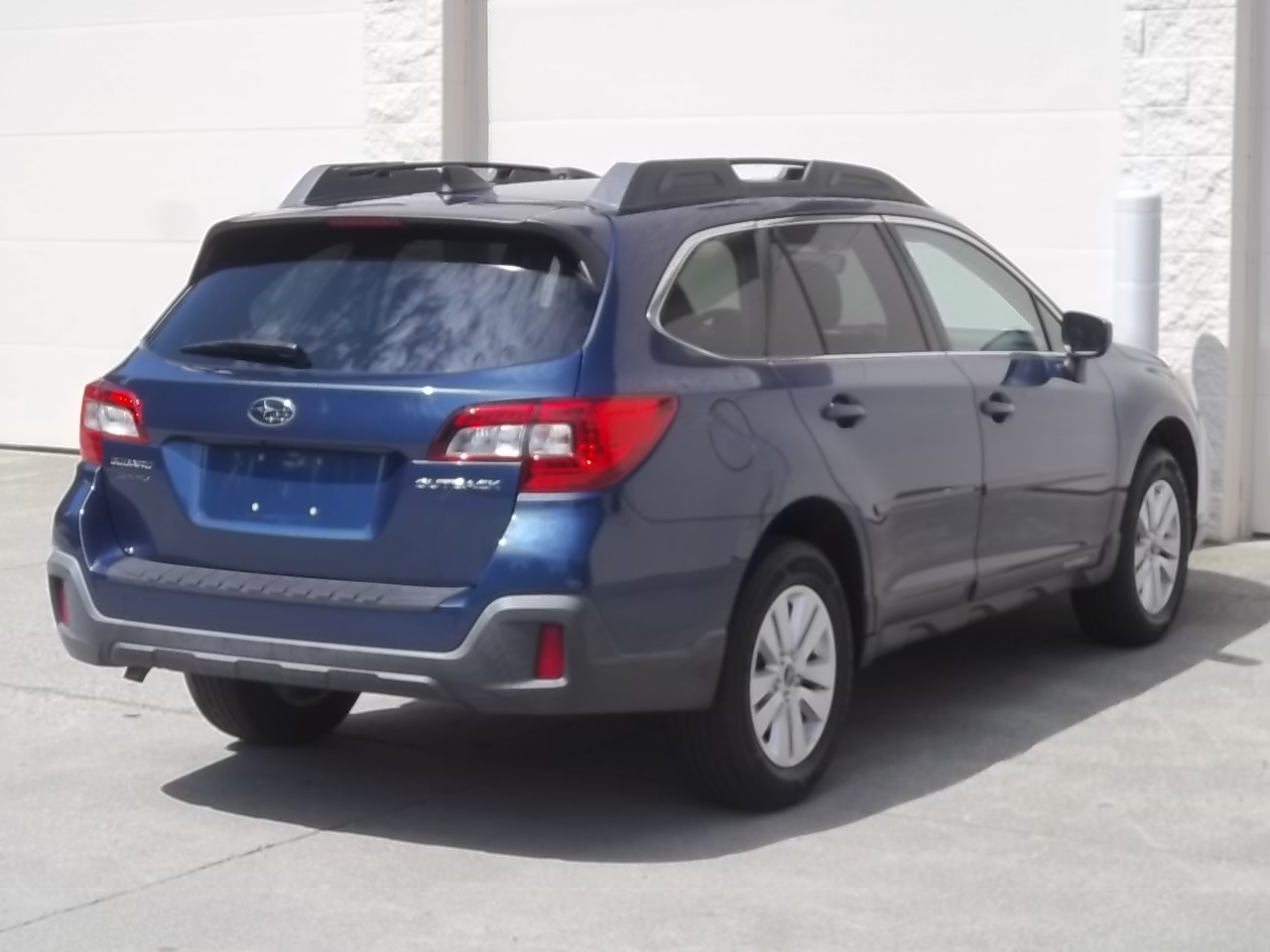 Used 2019 Subaru Outback 2.5i Premium AWD/4WD image 4