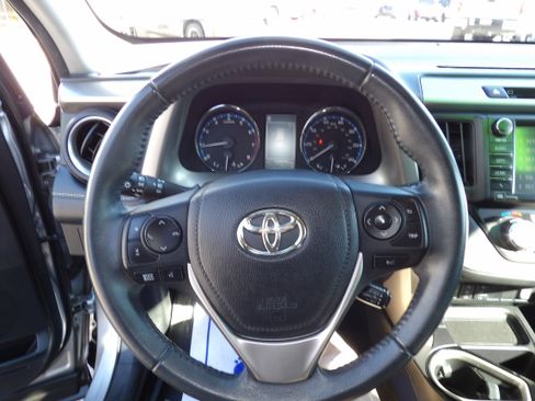 Used 2017 Toyota RAV4 Limited image 9