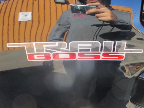 Used 2024 Chevrolet Colorado Trail Boss image 15