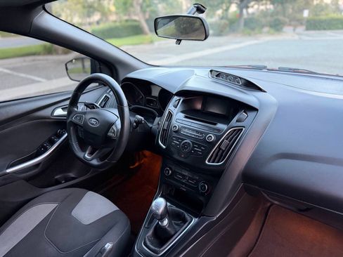 Used 2016 Ford Focus ST Hatchback 4D FWD image 45