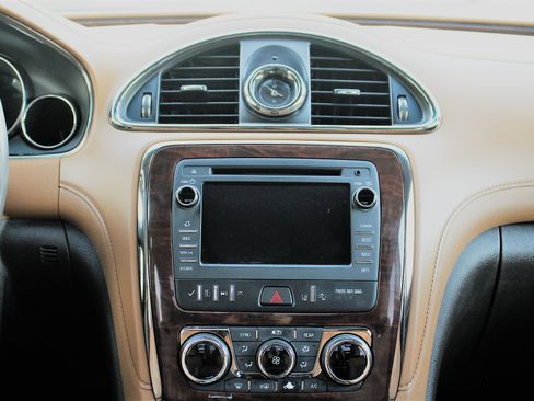 Used 2015 Buick Enclave Premium image 25