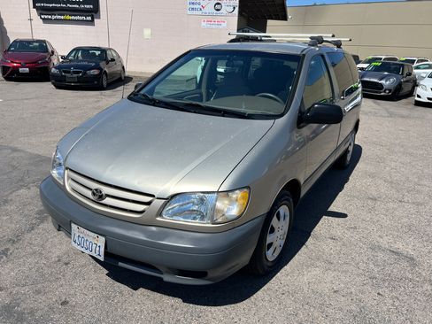 Used 2001 Toyota Sienna LE FWD image 5