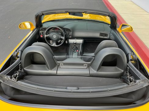 Used 2006 Honda S2000 image 18
