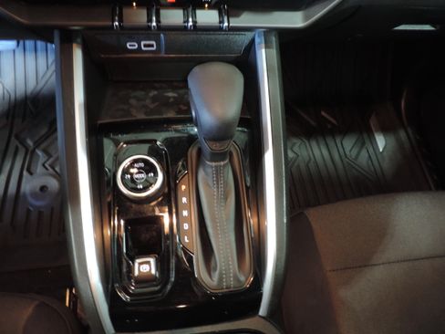 Used 2023 Chevrolet Colorado Trail Boss image 44