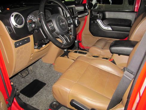 Used 2011 Jeep Wrangler Rubicon image 23