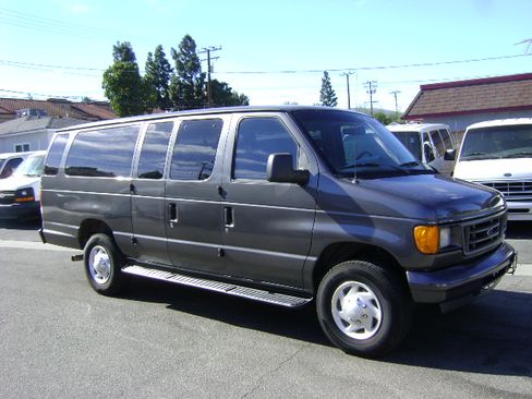 Used 2007 Ford E-350 and Econoline 350 image 4