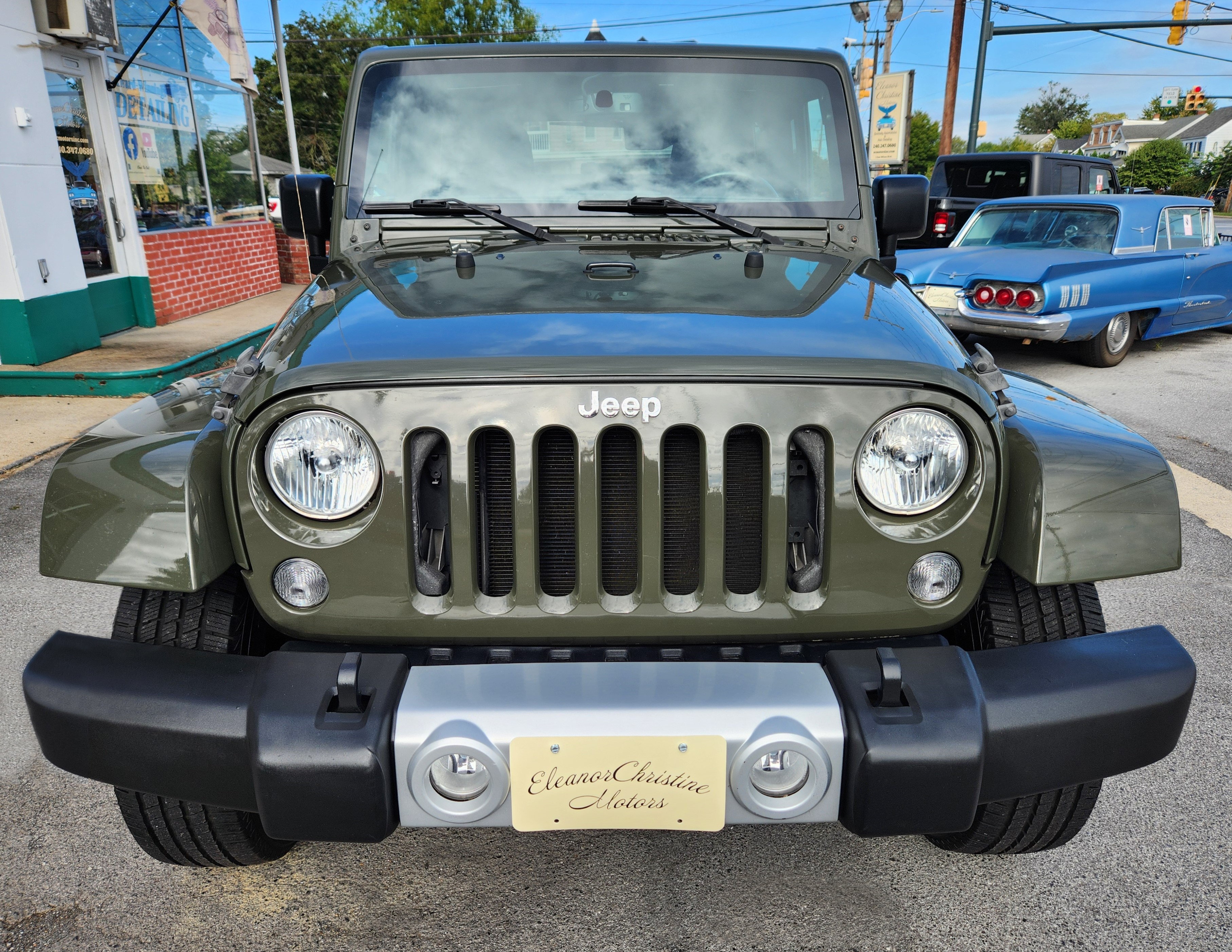 Used 2015 Jeep Wrangler 4WD Sahara image 2