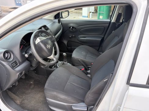 Used 2018 Nissan Versa Sedan FWD image 6