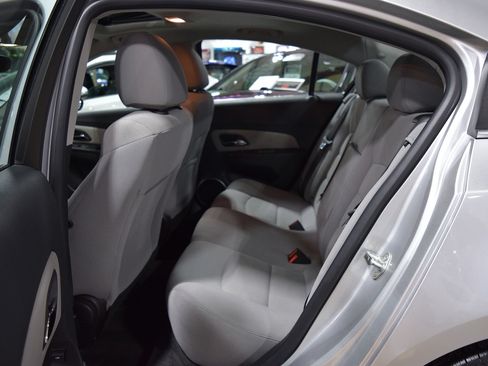 Used 2014 Chevrolet Cruze LT FWD image 20