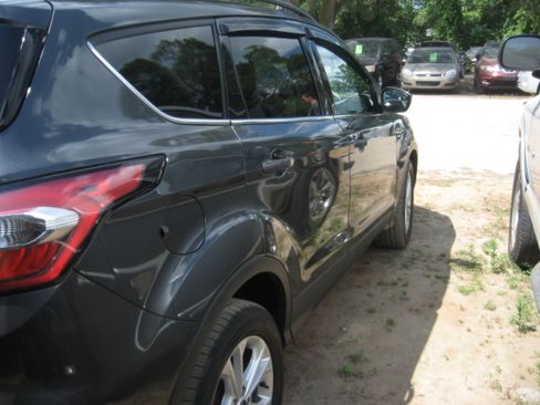Used 2018 Ford Escape SE Sport FWD image 4