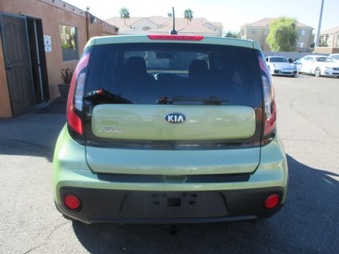 Used 2017 Kia Soul ! image 7