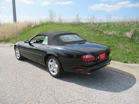 Used 1999 Jaguar XK8 image 4