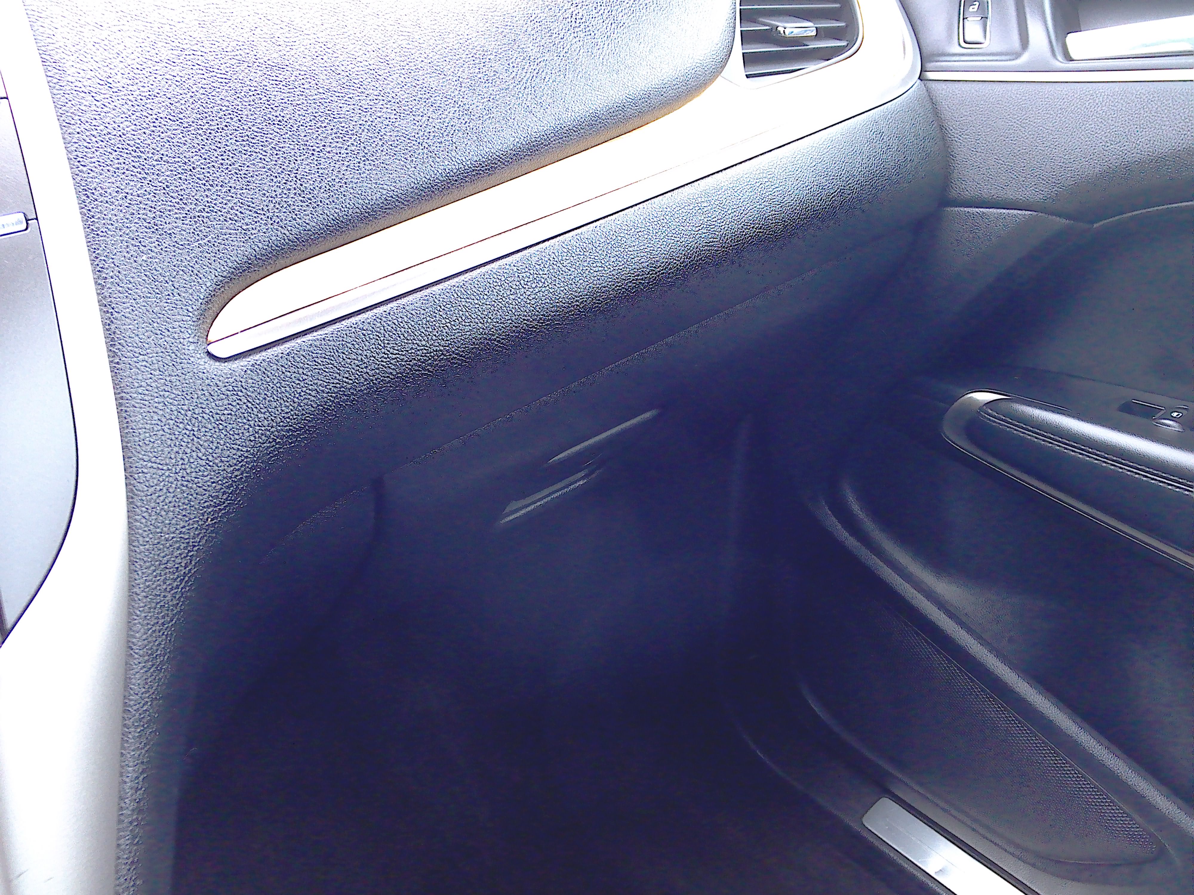 Used 2015 Lincoln MKC FWD image 17