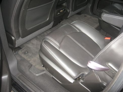 Used 2013 Chevrolet Traverse LT image 7