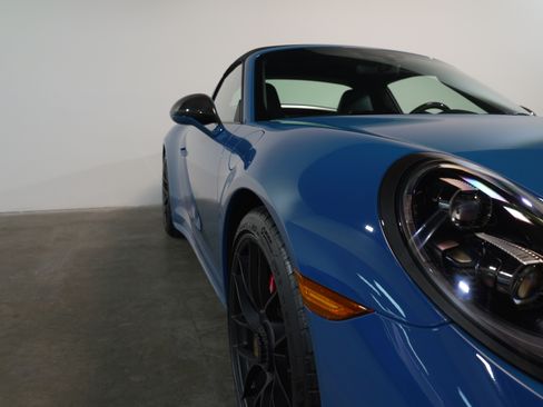 Used 2018 Porsche 911 Targa 4 GTS image 38