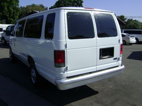 Used 1998 Ford E-350 and Econoline 350 Club Wagon image 5