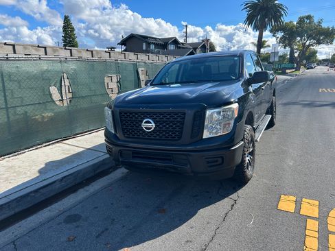 Used 2017 Nissan Titan XD S image 2