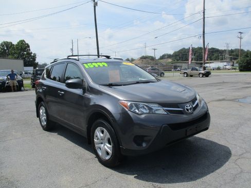 Used 2014 Toyota RAV4 AWD LE image 4