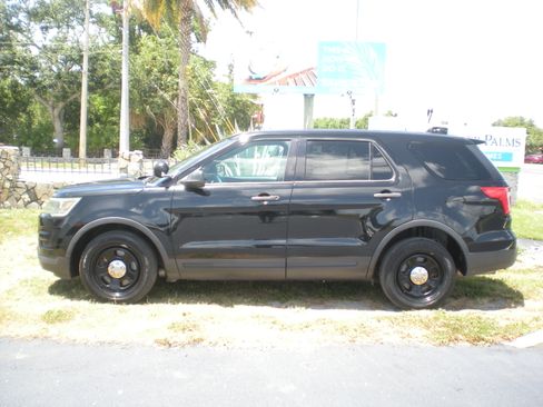 Used 2016 Ford Explorer 4WD Police Interceptor image 2