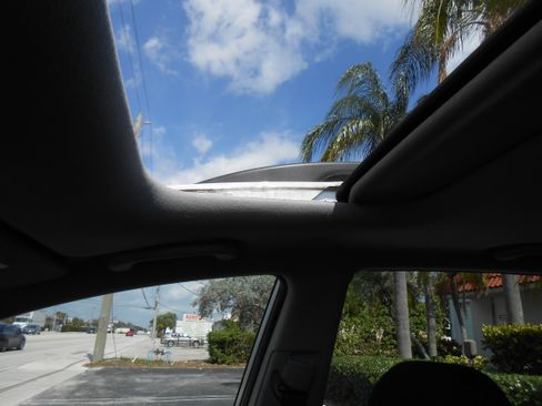 Used 2010 Hyundai Elantra Touring SE image 15