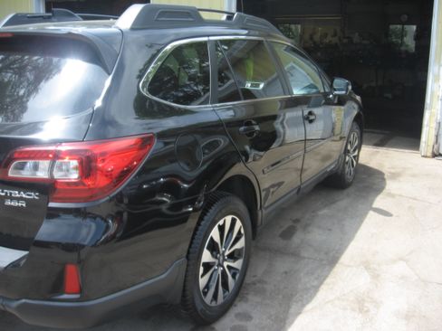 Used 2016 Subaru Outback 3.6R Limited AWD/4WD image 4
