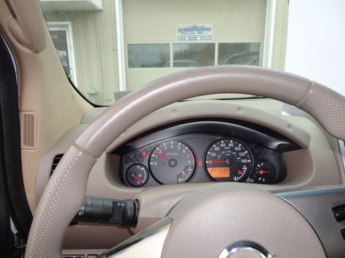 Used 2009 Nissan Frontier image 9