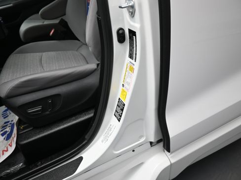 Used 2026 Toyota Sienna LE image 19