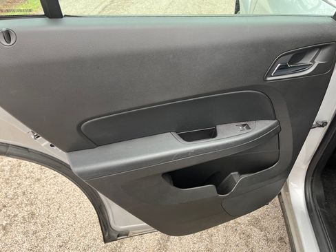 Used 2016 Chevrolet Equinox LS image 34