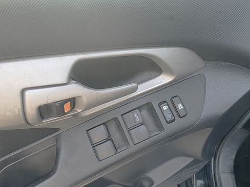 Used 2010 Toyota Matrix S image 13