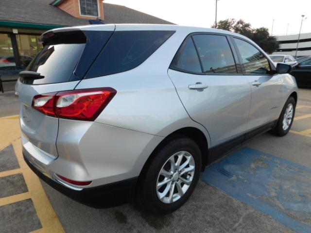 Used 2019 Chevrolet Equinox FWD LS image 9