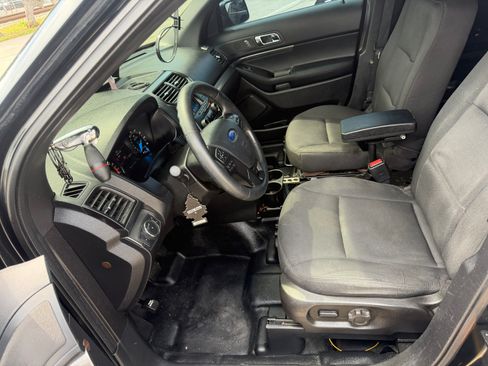 Used 2017 Ford Explorer 4WD Police Interceptor image 13
