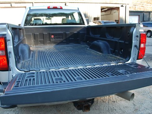 Used 2017 Chevrolet Silverado 2500 image 10