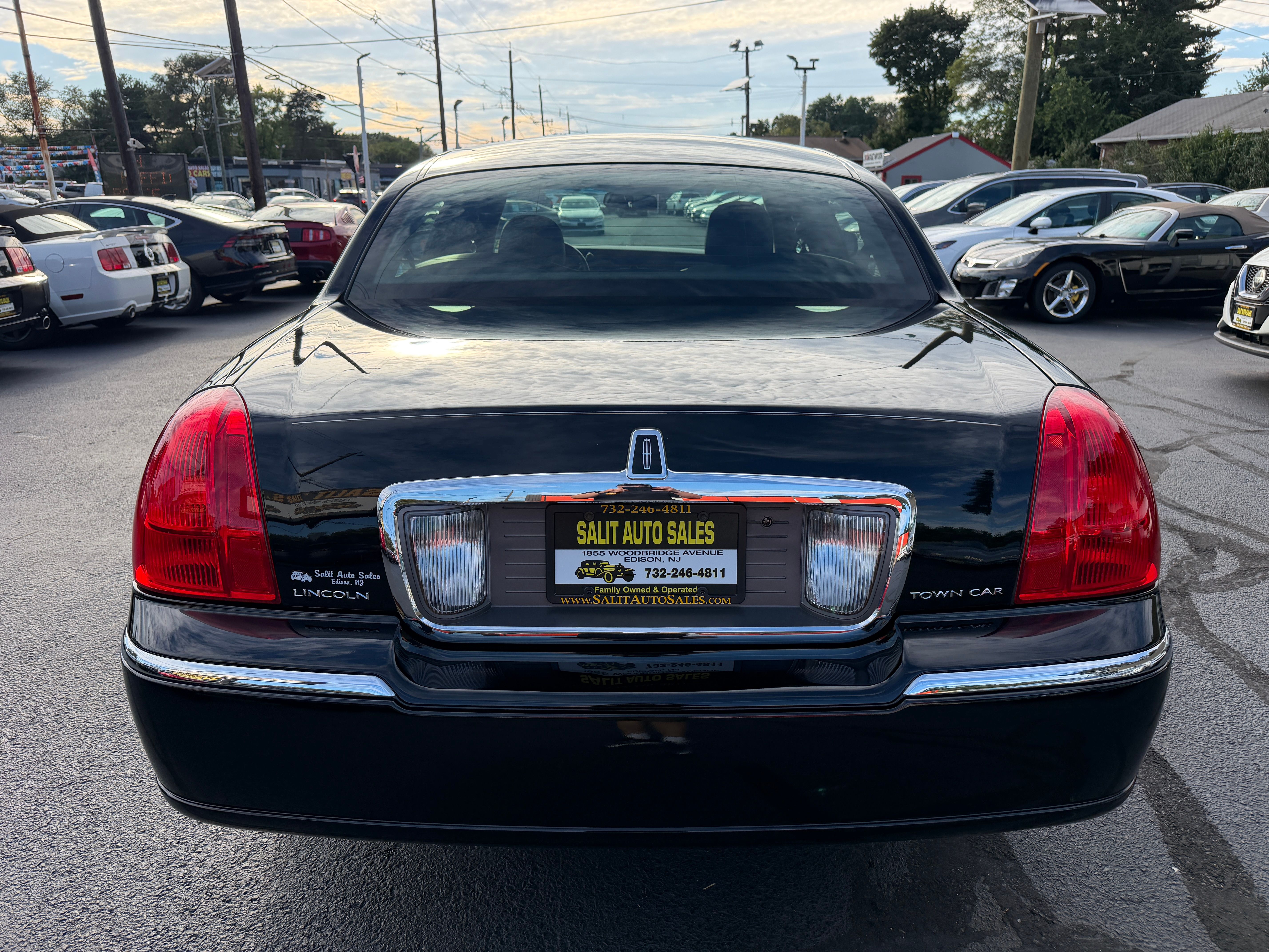 Used 2009 Lincoln Town Car Signature Limited RWD image 39