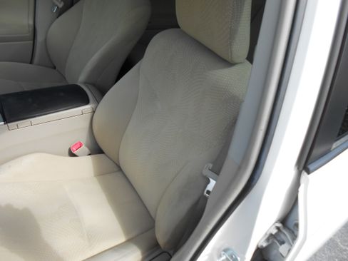 Used 2014 Toyota Prius V Two image 10