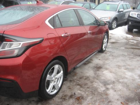 Used 2018 Chevrolet Volt LT image 4