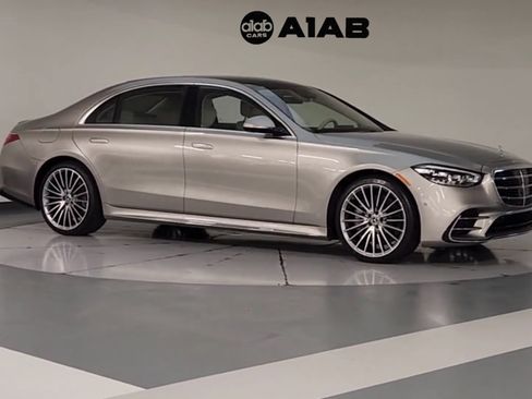 Used 2022 Mercedes-Benz S 500 image 13