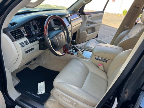 Used 2010 Lexus LX 570 image 22