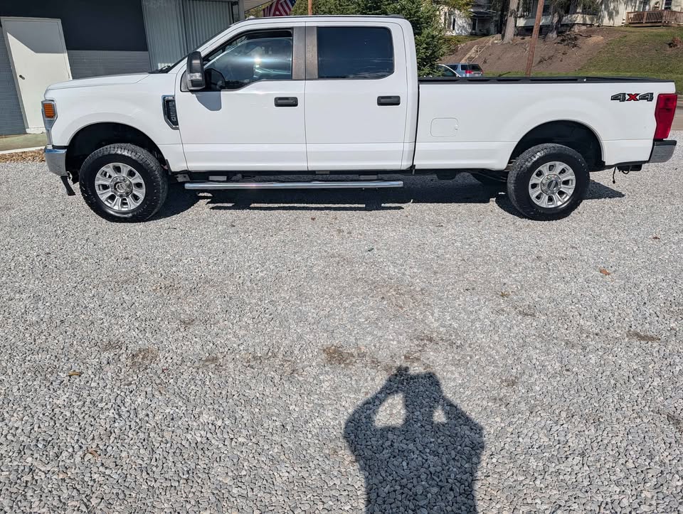 Used 2020 Ford F350 4x4 Crew Cab Super Duty image 2