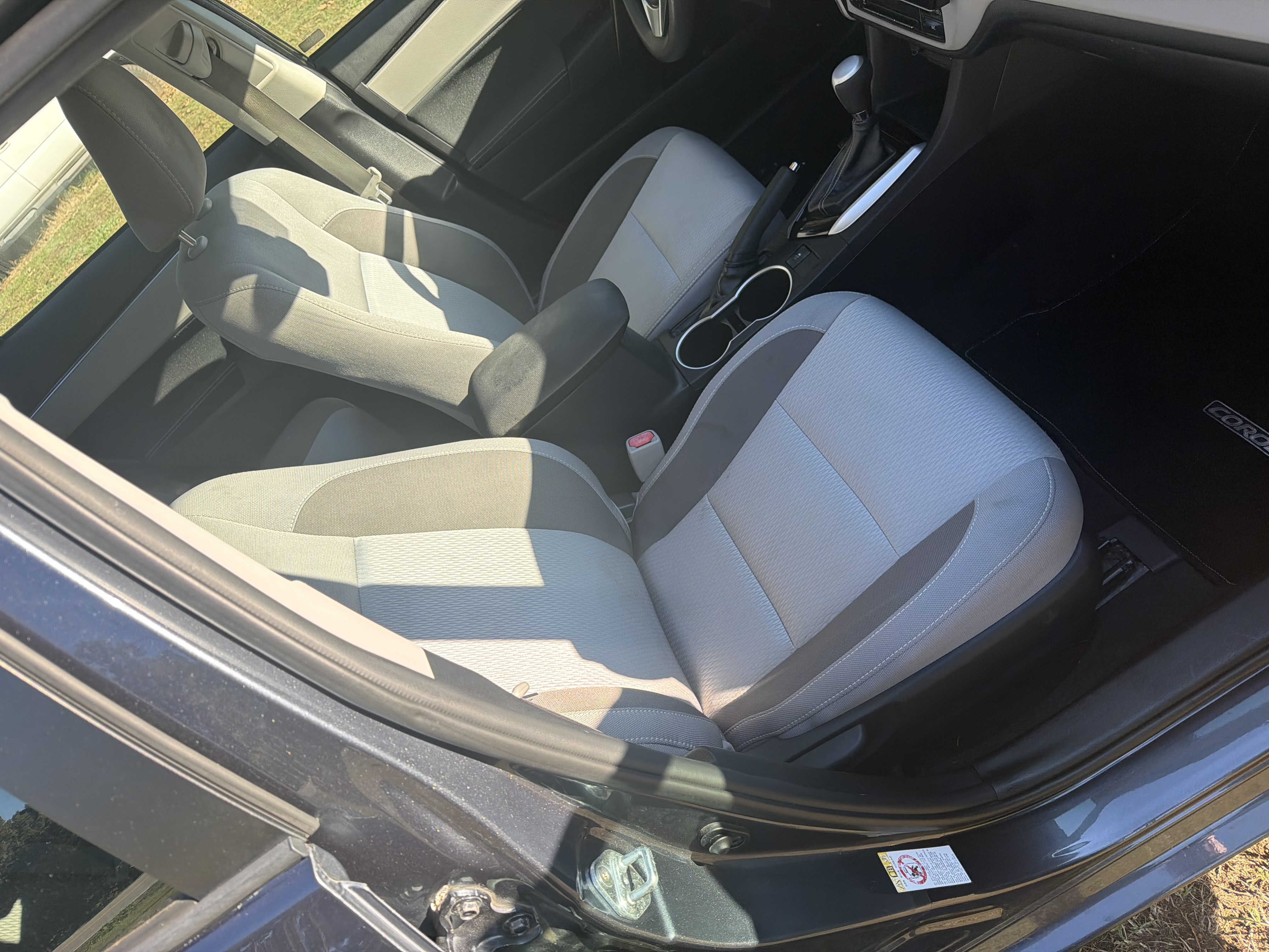 Used 2017 Toyota Corolla LE FWD image 63
