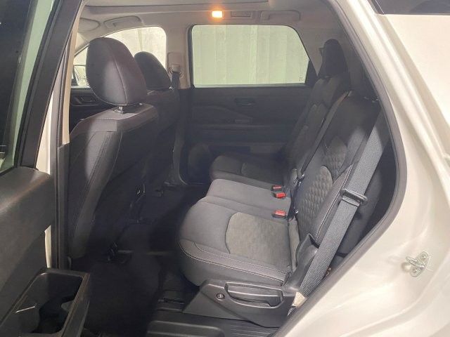 Used 2024 Nissan Pathfinder SV AWD/4WD image 20